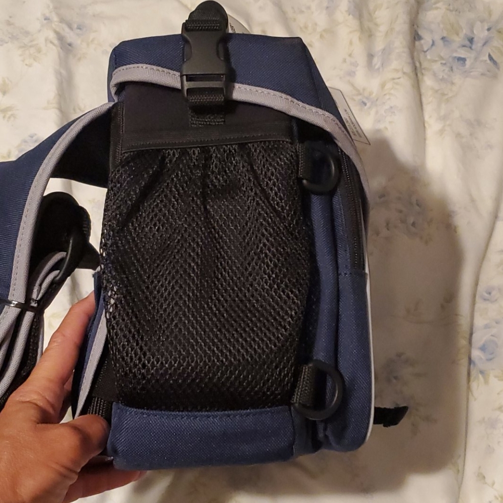 NWT Adorama Slinger Crossbody Camera Bag - Picture 5 of 7